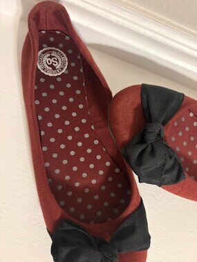 SO Shoes Wine & Black Size 8